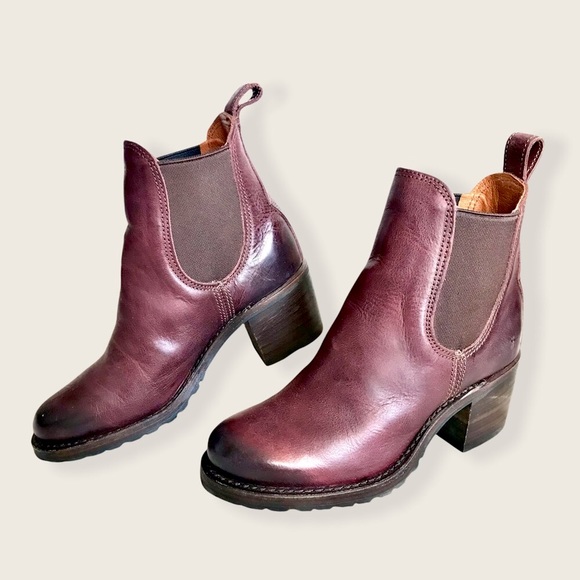 Frye Sabrina Chelsea Burgundy Genuine Leather Vintage-Retro Moto Ankle Booties - Picture 10 of 16